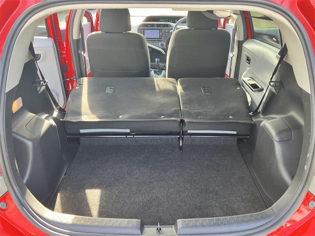 アクア S 純正ナビ/ETC/ドラレコ前後/オートライト/プッシュスタート/取扱説明書/アイドリングストップ/オートエアコン/スマートキー/スペアキー1本/純正フロアマット/wエアバッグ/横滑り防止装置/ハロゲン(39枚目)