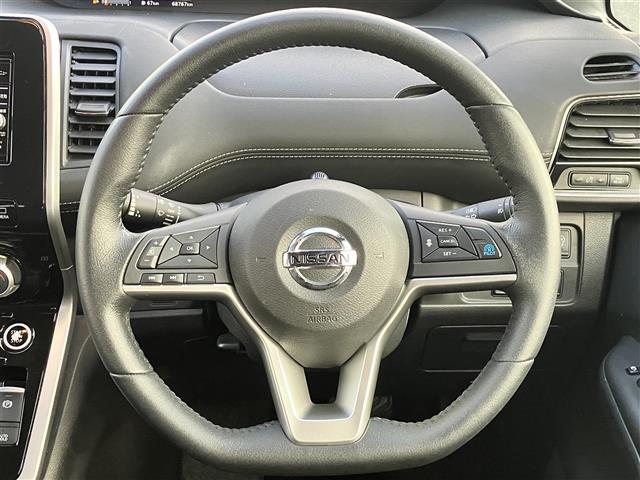 セレナ ハイウェイスター プロパイロット/純正ナビ/全方位カメラ/後席モニター/パーキングアシスト/USB/ドラレコ前後/ETC/純正フロアマット/両側パワスラ/純正アルミ/デジタルインナーミラー/コーナーセンサー前後/LED(11枚目)