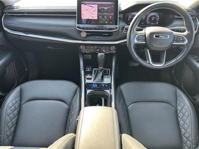 ジープ・コマンダー リミテッド 純正ナビ(Bluetooth、AppleCarPlay)/全方位カメラ/ETC/4WD/ターボ/スペアキー/ワイヤレス充電/サンルーフ/電動リアゲート/ステアリングヒーター/D+N席シートヒーター(2枚目)