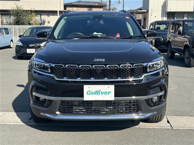 ジープ・コマンダー リミテッド 純正ナビ(Bluetooth、AppleCarPlay)/全方位カメラ/ETC/4WD/ターボ/スペアキー/ワイヤレス充電/サンルーフ/電動リアゲート/ステアリングヒーター/D+N席シートヒーター(4枚目)