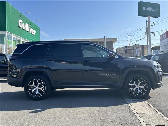 ジープ・コマンダー リミテッド 純正ナビ(Bluetooth、AppleCarPlay)/全方位カメラ/ETC/4WD/ターボ/スペアキー/ワイヤレス充電/サンルーフ/電動リアゲート/ステアリングヒーター/D+N席シートヒーター(8枚目)