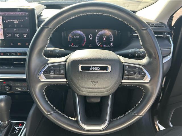 ジープ・コマンダー リミテッド 純正ナビ(Bluetooth、AppleCarPlay)/全方位カメラ/ETC/4WD/ターボ/スペアキー/ワイヤレス充電/サンルーフ/電動リアゲート/ステアリングヒーター/D+N席シートヒーター(11枚目)