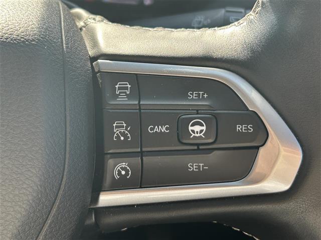 ジープ・コマンダー リミテッド 純正ナビ(Bluetooth、AppleCarPlay)/全方位カメラ/ETC/4WD/ターボ/スペアキー/ワイヤレス充電/サンルーフ/電動リアゲート/ステアリングヒーター/D+N席シートヒーター(14枚目)