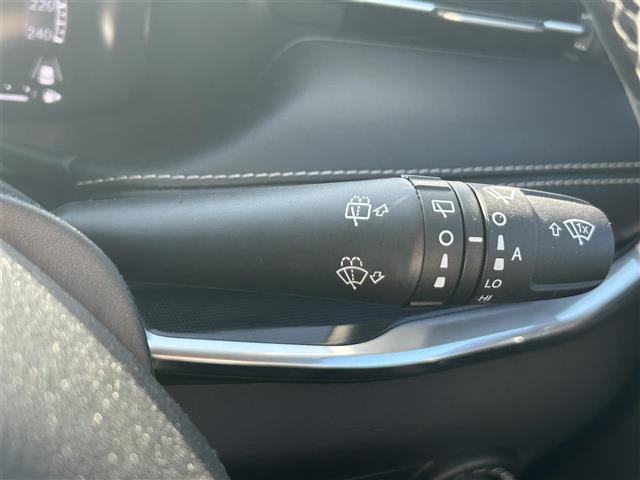 ジープ・コマンダー リミテッド 純正ナビ(Bluetooth、AppleCarPlay)/全方位カメラ/ETC/4WD/ターボ/スペアキー/ワイヤレス充電/サンルーフ/電動リアゲート/ステアリングヒーター/D+N席シートヒーター(15枚目)