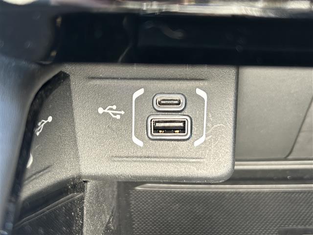 ジープ・コマンダー リミテッド 純正ナビ(Bluetooth、AppleCarPlay)/全方位カメラ/ETC/4WD/ターボ/スペアキー/ワイヤレス充電/サンルーフ/電動リアゲート/ステアリングヒーター/D+N席シートヒーター(26枚目)