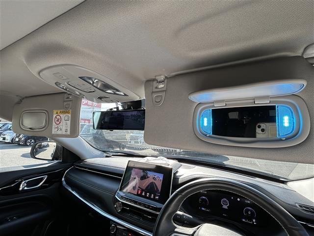 ジープ・コマンダー リミテッド 純正ナビ(Bluetooth、AppleCarPlay)/全方位カメラ/ETC/4WD/ターボ/スペアキー/ワイヤレス充電/サンルーフ/電動リアゲート/ステアリングヒーター/D+N席シートヒーター(29枚目)