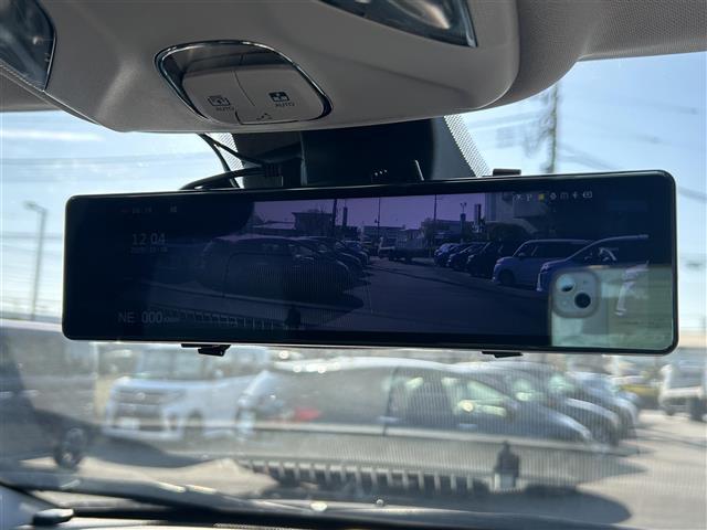 ジープ・コマンダー リミテッド 純正ナビ(Bluetooth、AppleCarPlay)/全方位カメラ/ETC/4WD/ターボ/スペアキー/ワイヤレス充電/サンルーフ/電動リアゲート/ステアリングヒーター/D+N席シートヒーター(30枚目)