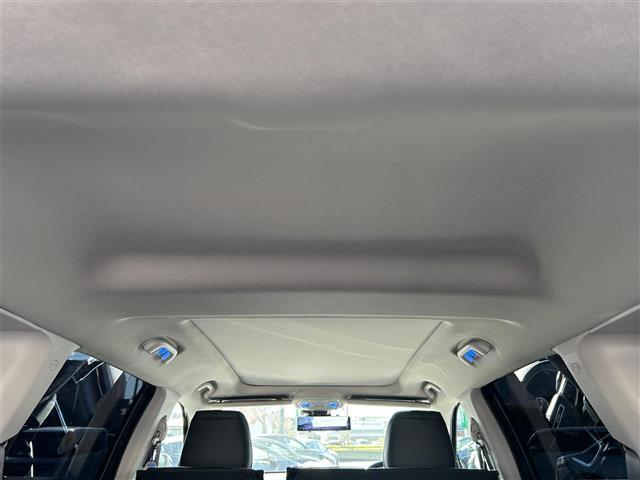 ジープ・コマンダー リミテッド 純正ナビ(Bluetooth、AppleCarPlay)/全方位カメラ/ETC/4WD/ターボ/スペアキー/ワイヤレス充電/サンルーフ/電動リアゲート/ステアリングヒーター/D+N席シートヒーター(42枚目)