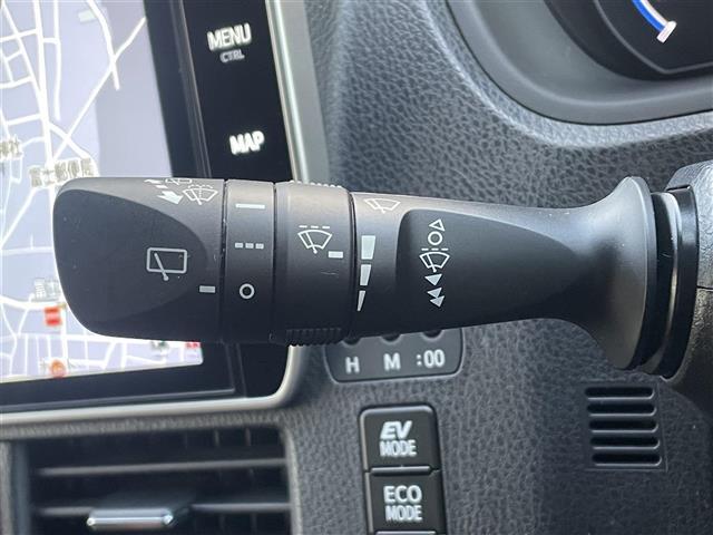 ヴォクシー ハイブリッドZS 純正10型ナビ/純正12.1型後席モニター/Bカメラ/クルコン/Wオートエアコン/スペアキー1本/ETC/USB/HDMI/ドラレコ前後/純正フロアマット/両側パワスラ/前席シートヒーター/LED(12枚目)