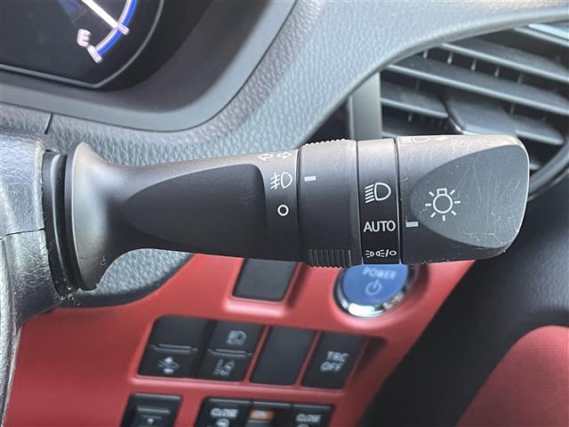 ヴォクシー ハイブリッドZS 純正10型ナビ/純正12.1型後席モニター/Bカメラ/クルコン/Wオートエアコン/スペアキー1本/ETC/USB/HDMI/ドラレコ前後/純正フロアマット/両側パワスラ/前席シートヒーター/LED(14枚目)