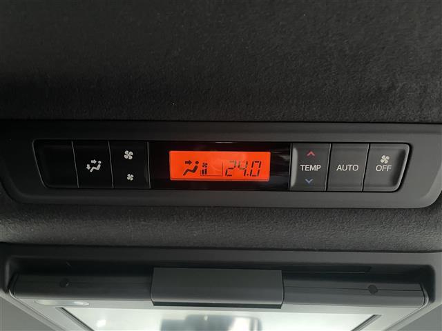 ヴォクシー ハイブリッドZS 純正10型ナビ/純正12.1型後席モニター/Bカメラ/クルコン/Wオートエアコン/スペアキー1本/ETC/USB/HDMI/ドラレコ前後/純正フロアマット/両側パワスラ/前席シートヒーター/LED(29枚目)