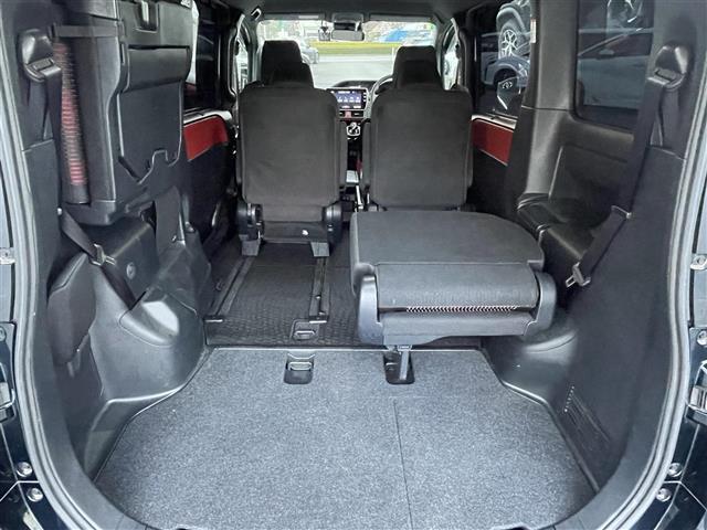 ヴォクシー ハイブリッドZS 純正10型ナビ/純正12.1型後席モニター/Bカメラ/クルコン/Wオートエアコン/スペアキー1本/ETC/USB/HDMI/ドラレコ前後/純正フロアマット/両側パワスラ/前席シートヒーター/LED(40枚目)