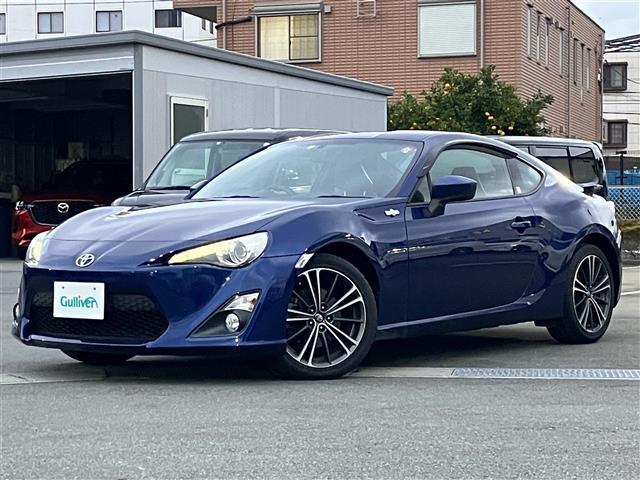 ８６ ＧＴリミテッド　ＳＤナビ／前席シートヒーター／ドラレコ／ＥＴＣ／保証書／記録簿／取扱説明書／パドルシフト／スマートキー／スペアキー１本／ハーフレザーシート／純正アルミホイール／オートライト／Ｗ＋サイドエアバッグ（4枚目）