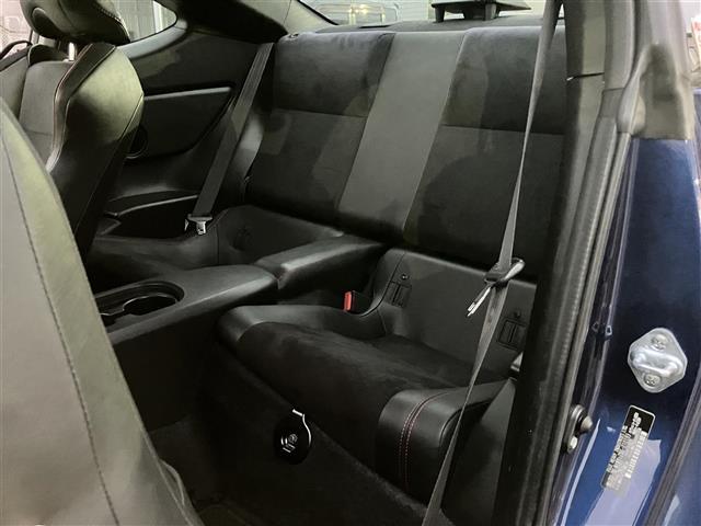 ８６ ＧＴリミテッド　ＳＤナビ／前席シートヒーター／ドラレコ／ＥＴＣ／保証書／記録簿／取扱説明書／パドルシフト／スマートキー／スペアキー１本／ハーフレザーシート／純正アルミホイール／オートライト／Ｗ＋サイドエアバッグ（33枚目）