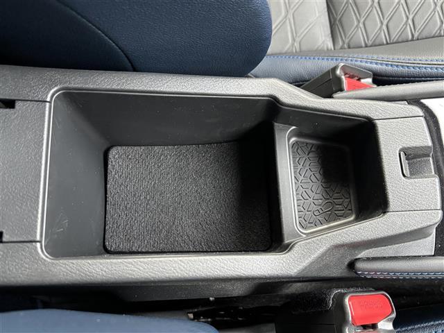 キックス オーテック　純正９型ナビ／全方位カメラ／プロパイロット／ＥＴＣ／ドラレコ／ＵＳＢ／純正フロアマット／純正アルミホイール／ステアリングヒーター／デジタルインナーミラー／コーナーセンサー前後／オートライト／衝突軽減（36枚目）