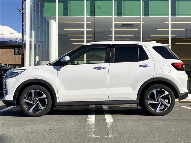 ライズ Ｚ　純正９型ナビ／全方位カメラ／ドラレコ前後／ＥＴＣ／ＢＳＭ／寒冷地仕様／１００Ｖ充電／レーダークルコン／ＵＳＢ／シートヒーター／純正フロアマット／純正アルミ／レーンキープアシスト／ドアハンドルプロテクタ（8枚目）