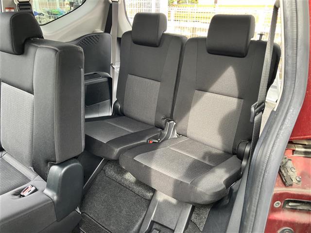 シエンタ ハイブリッドＧ　ＳＤナビ／Ｂカメラ／ドラレコ前後／ＥＴＣ／取扱説明書／クルコン／ＵＳＢ／三列シート／ウォークスルー／純正フロアマット／コーナーセンサー前後／レーンキープアシスト／オートマチックハイビーム／衝突軽減（35枚目）