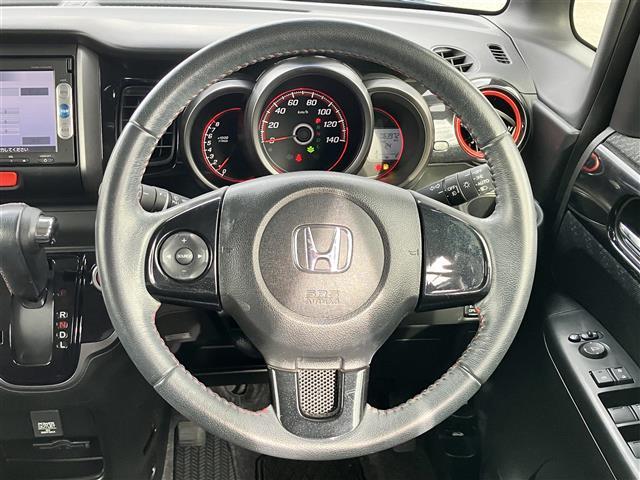 Ｎ－ＢＯＸカスタム ２トーンカラースタイル　Ｇ　ＳＳパッケージ　純正ナビ／両側パワスラ／オートエアコン／スマートキー／ＥＴＣ／フロアマット／布シート／純正アルミホイール／横滑り防止装置／オートライト／Ｗ＋サイドエアバッグ／衝突軽減システム／カーテンエアバッグ（11枚目）