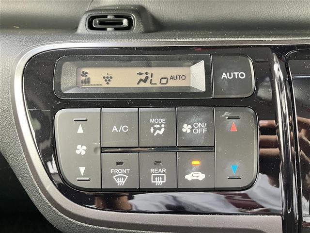 Ｎ－ＢＯＸカスタム ２トーンカラースタイル　Ｇ　ＳＳパッケージ　純正ナビ／両側パワスラ／オートエアコン／スマートキー／ＥＴＣ／フロアマット／布シート／純正アルミホイール／横滑り防止装置／オートライト／Ｗ＋サイドエアバッグ／衝突軽減システム／カーテンエアバッグ（21枚目）