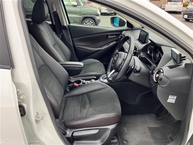 デミオ ＸＤツーリング　Ｌパッケージ　純正ナビ／Ｂカメラ／ＧＰｓｐｏｒｔｓＥＸＡＳマフラー／ヘッドアップディスプレイ／ＢＳＭ／パドルシフト／レーダークルコン／ＵＳＢ／シートヒーター／純正フロアマット／オールシーズンタイヤ／レーンキープ（32枚目）