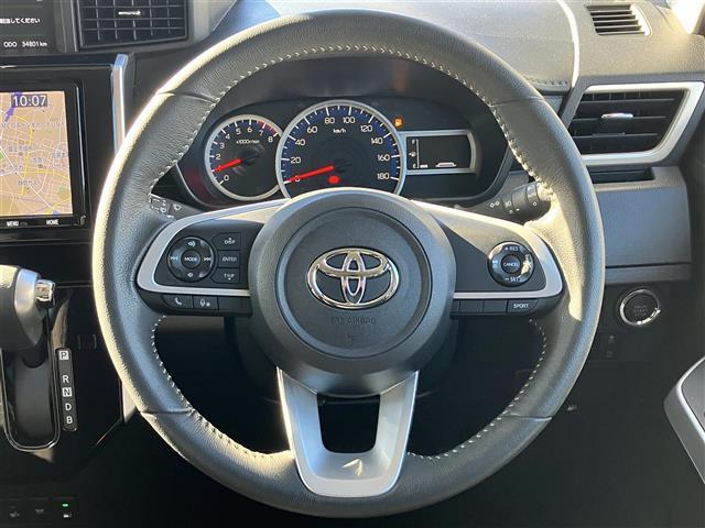 ルーミー カスタムＧ－Ｔ　純正９型ナビ／Ｂカメラ／ドラレコ前後／ＥＴＣ／保証書／記録簿／取扱説明書／レーダークルコン／ＵＳＢ／純正フロアマット／シートヒーター／ワイヤレス充電／レーダー探知機／ドアハンドルプロテクター／車線維持（11枚目）