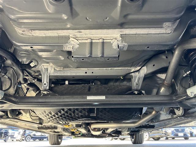 ルーミー カスタムＧ－Ｔ　純正９型ナビ／Ｂカメラ／ドラレコ前後／ＥＴＣ／保証書／記録簿／取扱説明書／レーダークルコン／ＵＳＢ／純正フロアマット／シートヒーター／ワイヤレス充電／レーダー探知機／ドアハンドルプロテクター／車線維持（42枚目）