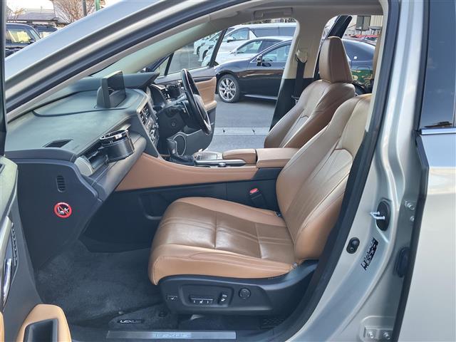 ＲＸ ＲＸ４５０ｈ　バージョンＬ　純正ナビ／全方位カメラ／電動リアゲート／サンルーフ／ＢＳＭ／ステアリングヒーター／電動格納セカンドシート／１００Ｖ充電／レーダークルコン／ＥＴＣ２．０／パワーシート／シートヒーター／エアシート／ＬＥＤ（32枚目）