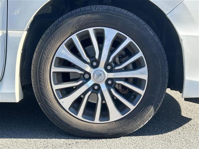 セレナ ハイウェイスターＳ－ＨＶアドバンスドセーフティパック　純正ナビ／全方位カメラ／後席モニター／両側パワースライドドア／横滑り防止装置／オートライト／布系シート／クルーズコントロール／ダブルオートエアコン／（10枚目）