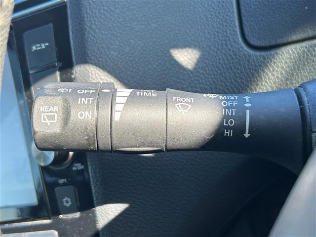 セレナ ハイウェイスターＳ－ＨＶアドバンスドセーフティパック　純正ナビ／全方位カメラ／後席モニター／両側パワースライドドア／横滑り防止装置／オートライト／布系シート／クルーズコントロール／ダブルオートエアコン／（12枚目）