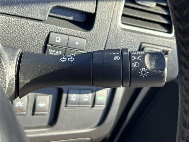 セレナ ハイウェイスターＳ－ＨＶアドバンスドセーフティパック　純正ナビ／全方位カメラ／後席モニター／両側パワースライドドア／横滑り防止装置／オートライト／布系シート／クルーズコントロール／ダブルオートエアコン／（14枚目）