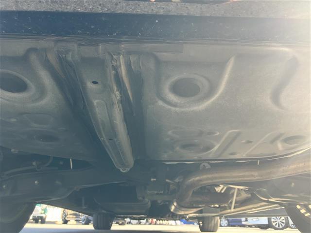 アルファード ２．５Ｓ　Ｃパッケージ　純正ナビ／純正１２．１型後席モニター／電動リアゲート／４ＷＤ／１００Ｖ充電／寒冷地仕様／ＥＴＣ／オットマン／ドラレコ／パワーシート／シートヒーター／フルモデリスタエアロ／ステアリングヒーター／ＬＥＤ（42枚目）