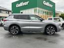 アウトランダーＰＨＥＶ Ｐ　プッシュスタート．ＭＴモード付ＡＴ．プラグインハイブリッド．４ＷＤ．Ｗオートエアコン．クルーズコントロール．ＥＴＣ２．０．ＵＳＢ．全方位カメラ．純正ナビ．サンルーフ．パワーシート．シートヒーター（8枚目）