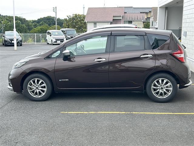 ノート 　車両接近アラート　車線逸脱アラート　踏み間違え衝突防止アシスト　ビーグルダイナミクスコントロール　ヒルスタートアシスト　純正ナビ　ＢＴ　ＣＤ　ＤＶＤ　フルセグ　バックカメラ　オートライト　ＥＴＣ（31枚目）