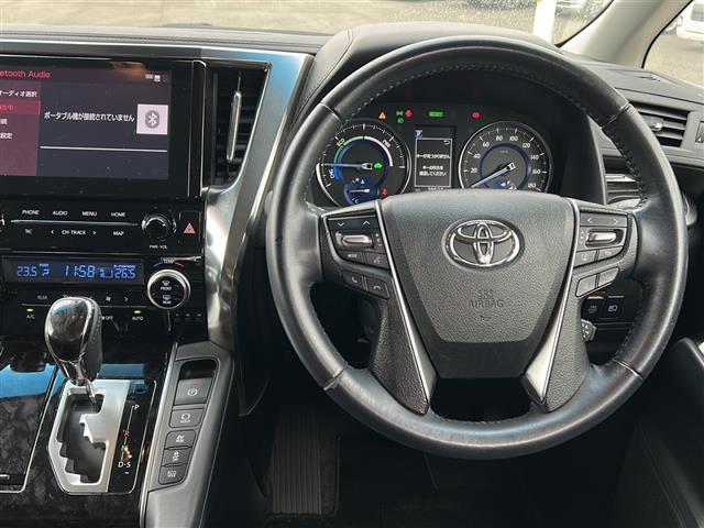 アルファードハイブリッド Ｓ　☆ワンオーナー☆４ＷＤ☆メーカーＯＰ純正ナビ　　【ＢＴ、ＣＤ、ＤＶＤ】☆バックカメラ☆両側パワースライドドア☆トヨタセーフティセンス☆プリクラッシュセーフティ☆レーントレーシングアシスト☆純正１７ＡＷ（2枚目）