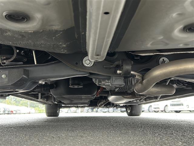 アルファードハイブリッド Ｓ　☆ワンオーナー☆４ＷＤ☆メーカーＯＰ純正ナビ　　【ＢＴ、ＣＤ、ＤＶＤ】☆バックカメラ☆両側パワースライドドア☆トヨタセーフティセンス☆プリクラッシュセーフティ☆レーントレーシングアシスト☆純正１７ＡＷ（39枚目）