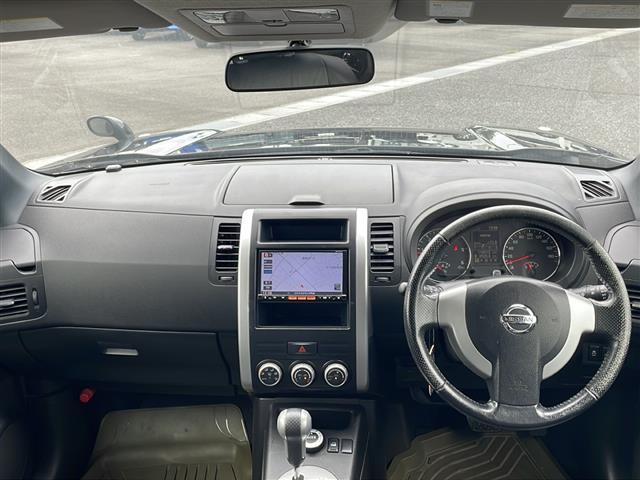 エクストレイル ２０ＧＴ　Ｓ　４ＷＤ　純正ナビ【ワンセグＴＶ／ＣＤ】横滑防止装置　レザーシート　純正１７インチアルミホイール　ＬＥＤオートライト　純正フロアマット　ＥＴＣ　プッシュスタート　取扱説明書（2枚目）