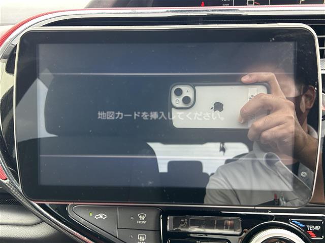 アクア 　ＴＲＤフルエアロ　社外ナビ【ＢＴ／ＣＤ／ＤＶＤ／フルセグ】トヨタヤーフライヤンス　ＨＤＭＩ　ドアハンドルプロテクター　純正１５インチアルミホイール　オートマチックハイビーム　バックカメラ　ＥＴＣ（8枚目）