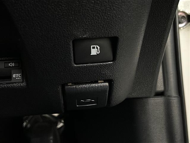 プリウス Ｓセーフティプラス　ＴｏｙｏｔａＳａｆｅｔｙＳｅｎｓｅ　モデリスタフルエアロ　純正ＳＤナビ　ＢＴ　ＣＤ　ＤＶＤ　フルセグ　バックカメラ　レーダークルーズコントロール　社外１８インチアルミホイール　ＬＥＤオートライト（12枚目）