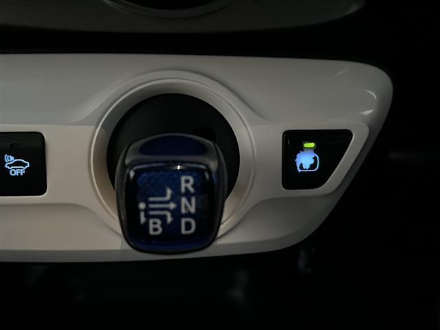 プリウス Ｓセーフティプラス　ＴｏｙｏｔａＳａｆｅｔｙＳｅｎｓｅ　モデリスタフルエアロ　純正ＳＤナビ　ＢＴ　ＣＤ　ＤＶＤ　フルセグ　バックカメラ　レーダークルーズコントロール　社外１８インチアルミホイール　ＬＥＤオートライト（14枚目）