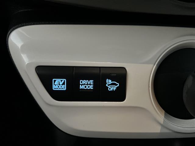 プリウス Ｓセーフティプラス　ＴｏｙｏｔａＳａｆｅｔｙＳｅｎｓｅ　モデリスタフルエアロ　純正ＳＤナビ　ＢＴ　ＣＤ　ＤＶＤ　フルセグ　バックカメラ　レーダークルーズコントロール　社外１８インチアルミホイール　ＬＥＤオートライト（15枚目）