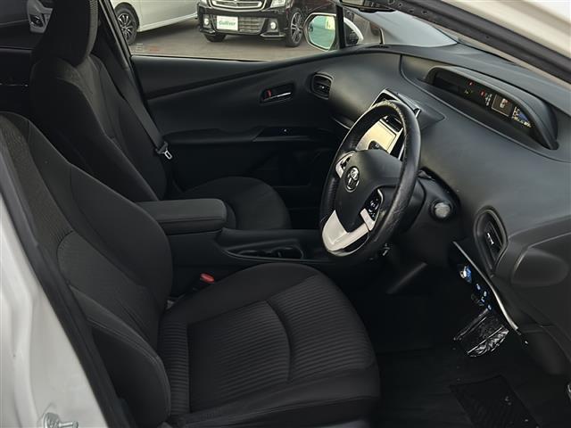 プリウス Ｓセーフティプラス　ＴｏｙｏｔａＳａｆｅｔｙＳｅｎｓｅ　モデリスタフルエアロ　純正ＳＤナビ　ＢＴ　ＣＤ　ＤＶＤ　フルセグ　バックカメラ　レーダークルーズコントロール　社外１８インチアルミホイール　ＬＥＤオートライト（22枚目）
