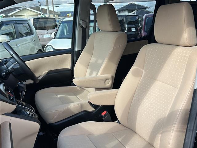 ノア ☆純正ディーラーナビ 【ワンセグ、BT、CD、DVD】☆バックカメラ☆片側パワースライドドア☆フリップダウンモニター☆トラクションコントロール☆横滑り防止装置☆アイドリングストップ☆クルーズコントロ(4枚目)