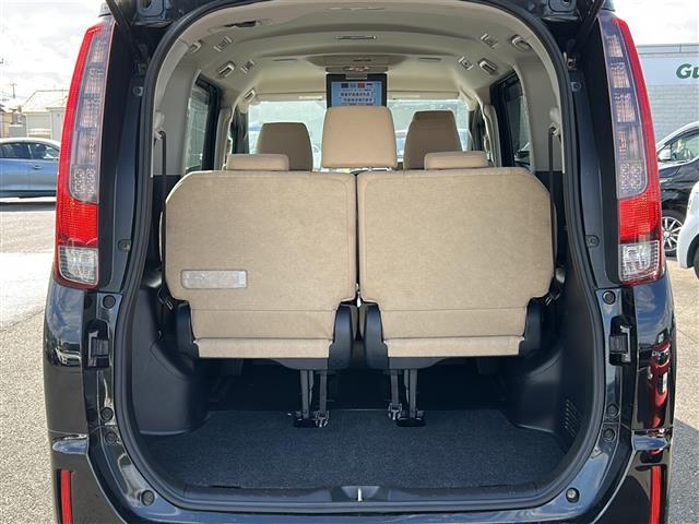 ノア ☆純正ディーラーナビ 【ワンセグ、BT、CD、DVD】☆バックカメラ☆片側パワースライドドア☆フリップダウンモニター☆トラクションコントロール☆横滑り防止装置☆アイドリングストップ☆クルーズコントロ(26枚目)