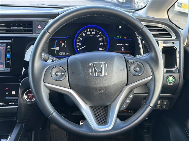 シャトル ハイブリッド ☆ワンオーナー☆純正ディーラーナビ  【ワンセグ、BT、CD、DVD】☆バックカメラ☆あんしんパッケージ☆コンフォートビューパッケージ☆前後コーナーセンサー☆ハーフレザーシート☆純正16インチAW(3枚目)