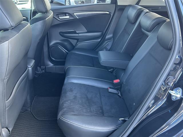 シャトル ハイブリッド ☆ワンオーナー☆純正ディーラーナビ  【ワンセグ、BT、CD、DVD】☆バックカメラ☆あんしんパッケージ☆コンフォートビューパッケージ☆前後コーナーセンサー☆ハーフレザーシート☆純正16インチAW(7枚目)