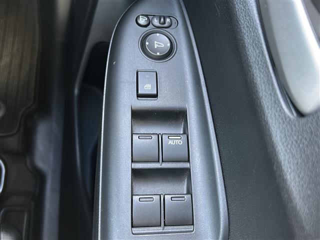 シャトル ハイブリッド ☆ワンオーナー☆純正ディーラーナビ  【ワンセグ、BT、CD、DVD】☆バックカメラ☆あんしんパッケージ☆コンフォートビューパッケージ☆前後コーナーセンサー☆ハーフレザーシート☆純正16インチAW(12枚目)