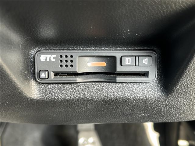 シャトル ハイブリッド ☆ワンオーナー☆純正ディーラーナビ  【ワンセグ、BT、CD、DVD】☆バックカメラ☆あんしんパッケージ☆コンフォートビューパッケージ☆前後コーナーセンサー☆ハーフレザーシート☆純正16インチAW(19枚目)