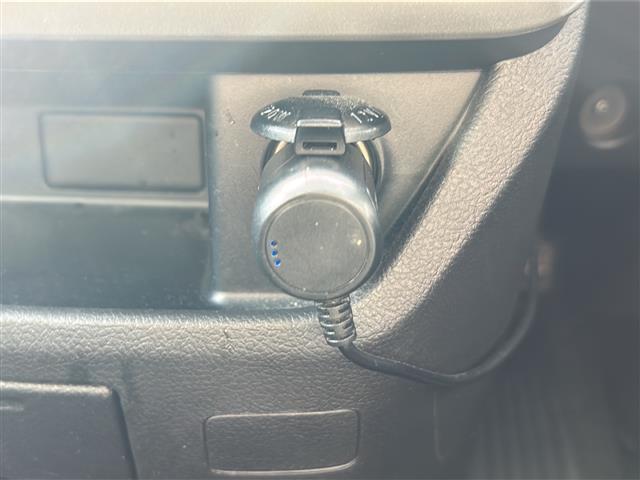 ヴォクシー ZS 煌 社外SDナビ BT CD ワンセグ バックカメラ 社外フリップダウンモニター パドルシフト 両側パワースライドドア 純正16インチアルミホイール 革巻きステアリング レザー調シートカバー HID(12枚目)