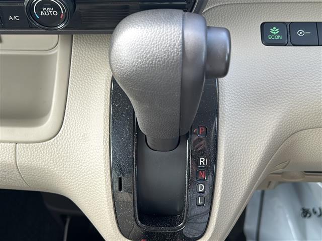 N-BOX Gホンダセンシング ☆ホンダセンシング☆レーダークルーズコントロール☆TVキャンセラー☆LEDオートライト☆ビルトインETC☆社外SDナビ☆バックカメラ☆純正14インチアルミホイール☆スマートキー☆社外SDナビ(19枚目)