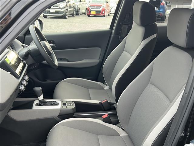 フィット ｅ：ＨＥＶクロスター　☆ワンオーナー☆純正ナビ　　【フルセグ、ＢＴ、ＣＤ、ＤＶＤ】☆バックカメラ☆ホンダセンシング☆衝突防止装置☆レーンアシスト☆横滑り防止装置☆コーナーセンサー☆アダプティブクルーズコントロール（4枚目）